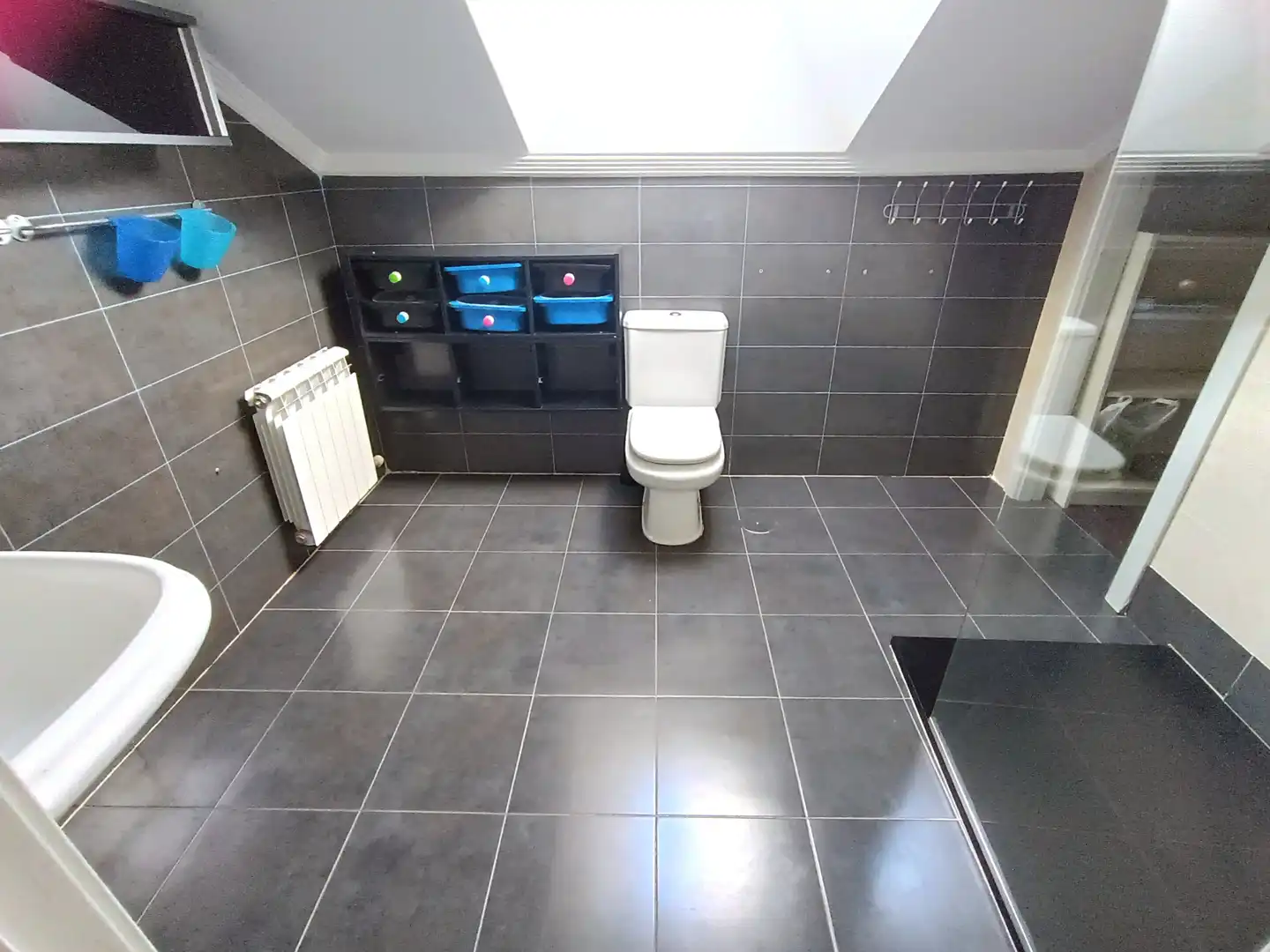 Bathroom of Duplexes for rent in Numancia de la Sagra  with Air Conditioner, Oven and Washing machine