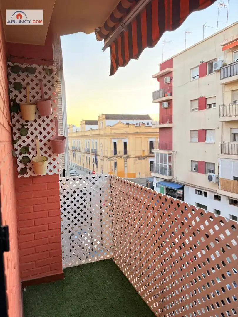 Exterior view of Flat for sale in Sevilla  with Air Conditioner, Heating and Private garden