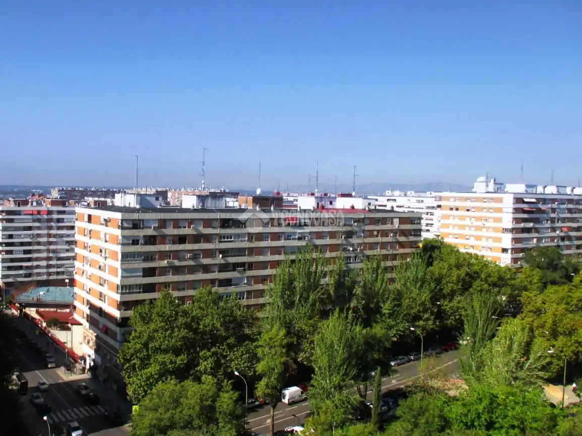 Außenansicht von Wohnung zum Verkauf in Madrid