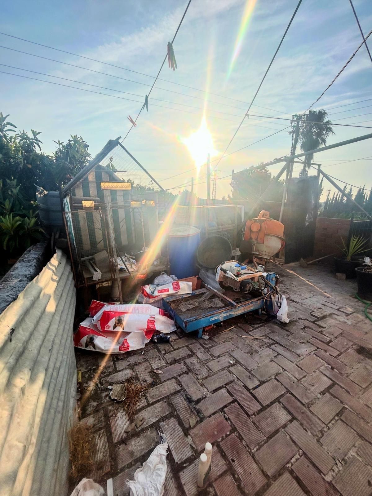 Vista exterior de Casa o xalet en venda en La Rinconada amb Terrassa