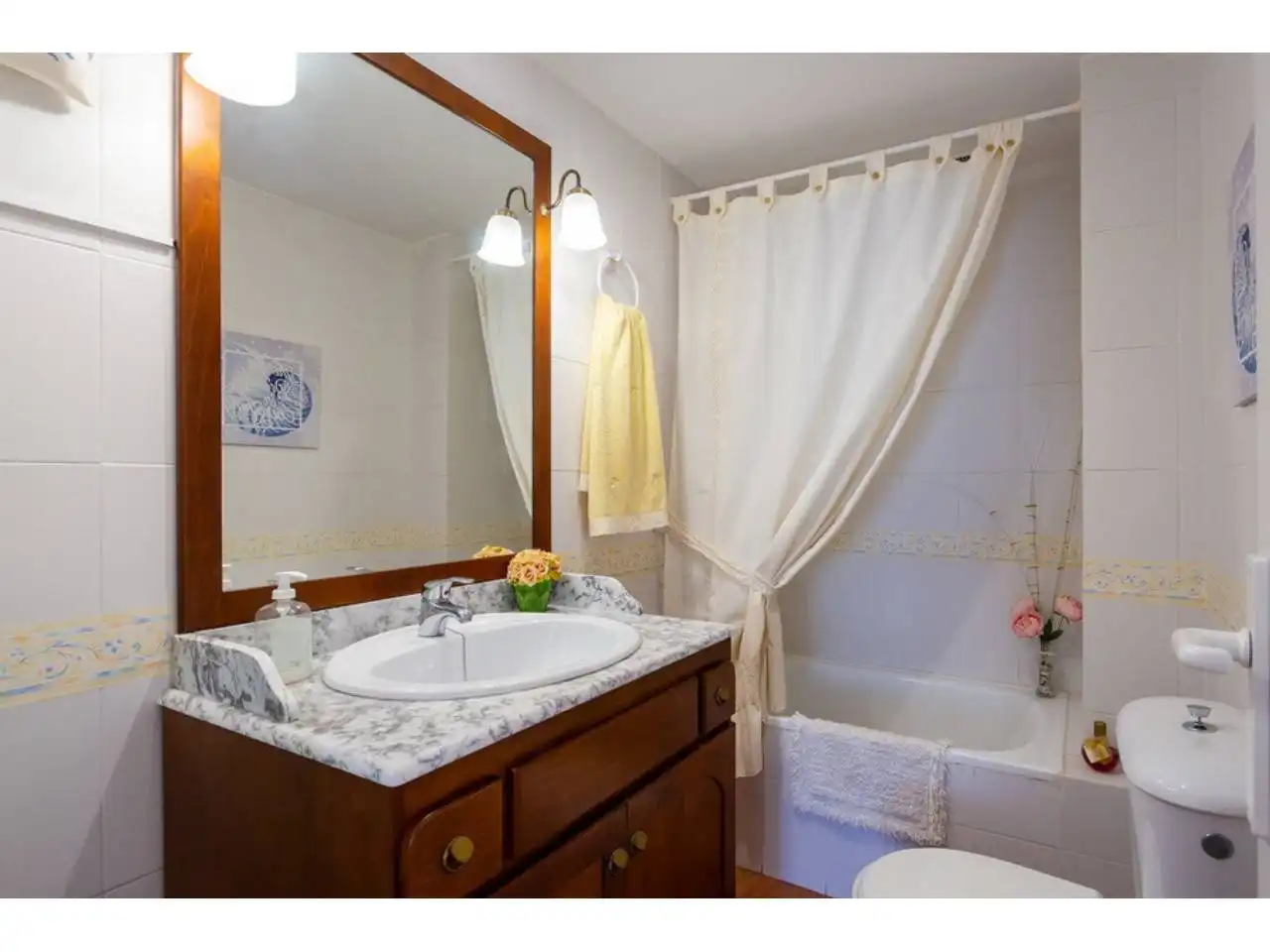 Baño de Apartamento en venta en Almuñécar con Aire acondicionado y Piscina comunitaria
