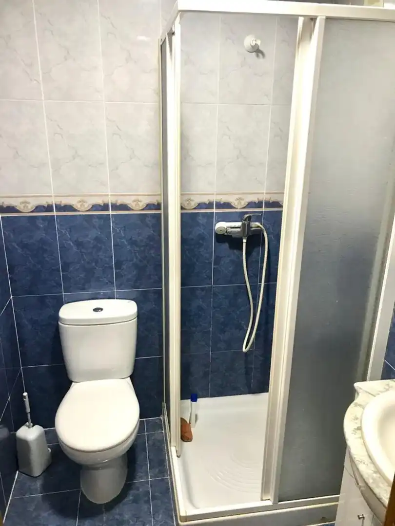 Baño de Piso de alquiler en Manises con Aire acondicionado, Calefacción y Amueblado
