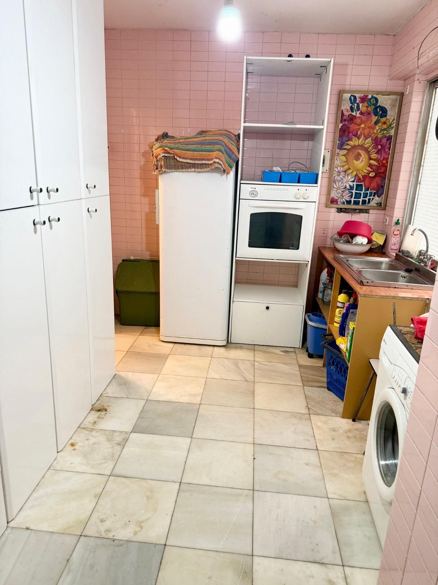 Kitchen of Flat for sale in A Coruña Capital   with Heating, Parquet flooring and Storage room