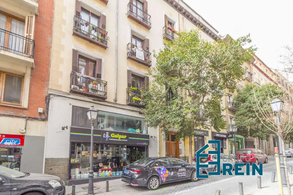 Außenansicht von Wohnung zum Verkauf in Madrid mit Klimaanlage und Heizung