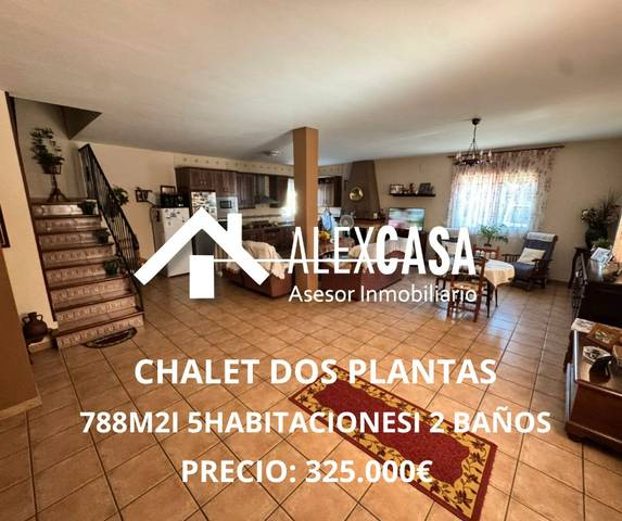Casa-chalet en Venta en Cabra