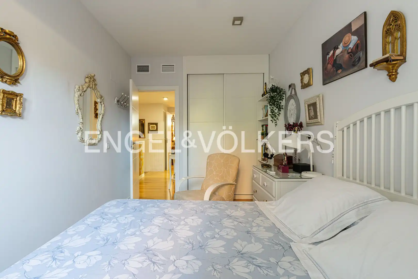 Bedroom of Flat for sale in Zona Monte El Pilar
