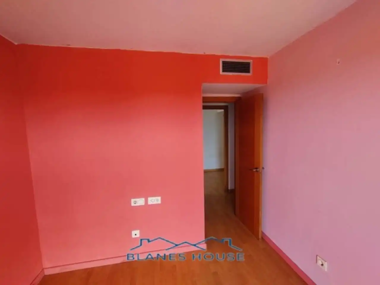 Flat with terrace for sale in Calle MONTBLANC 3, imagen 7