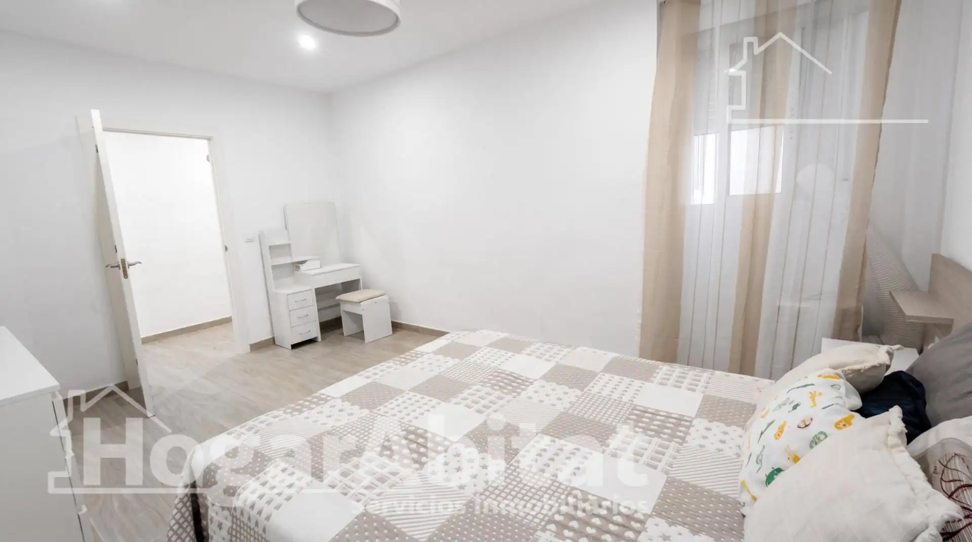 Habitación de Piso en venta en Valencia con Aire acondicionado