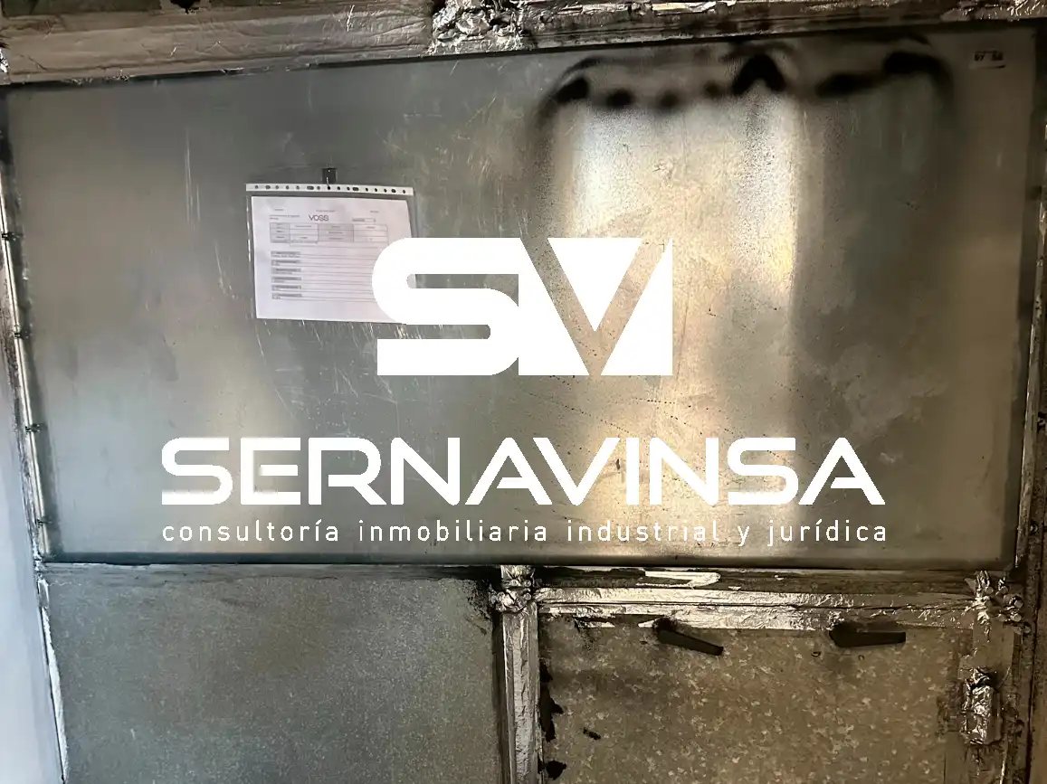Vista exterior de Nave industrial de alquiler en Sabadell
