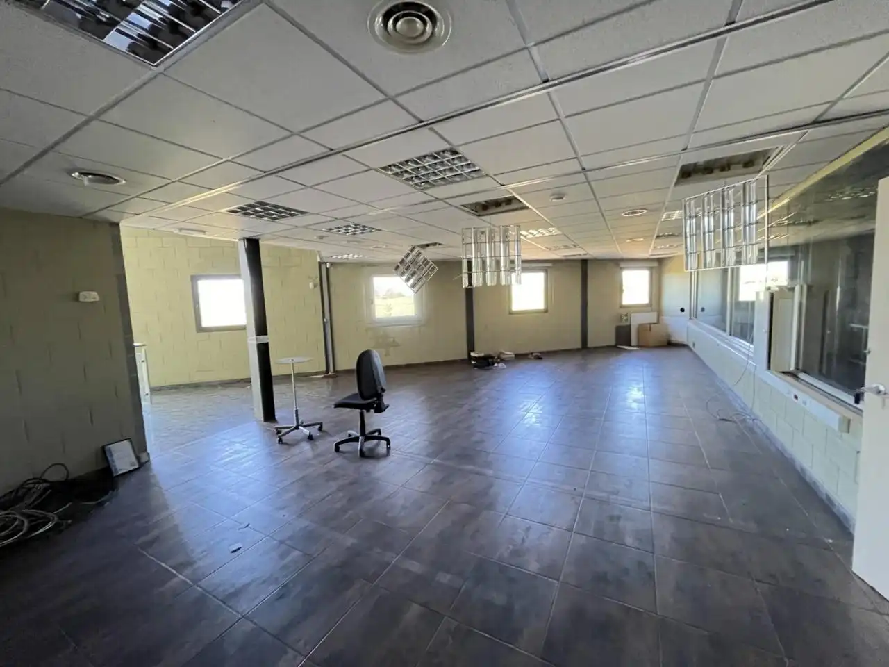 Nave industrial en venta en Manlleu con Alarma