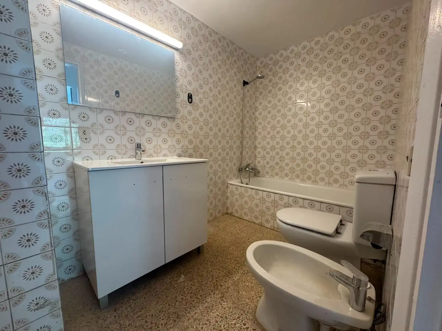 Bathroom of Flat for sale in Amer