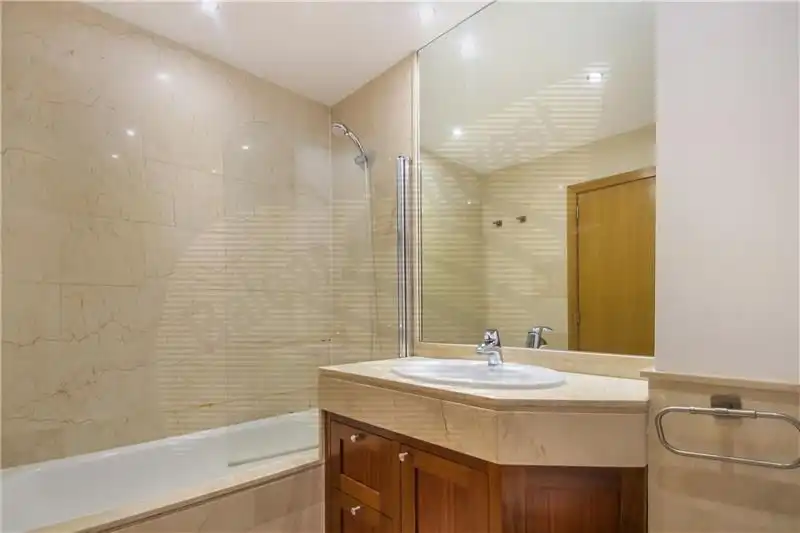 Baño de Piso de alquiler en  Palma de Mallorca con Aire acondicionado, Calefacción y Terraza