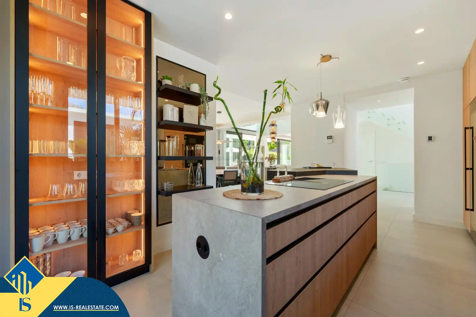 Chalet con piscina en venta en Milla de Oro, imagen 3