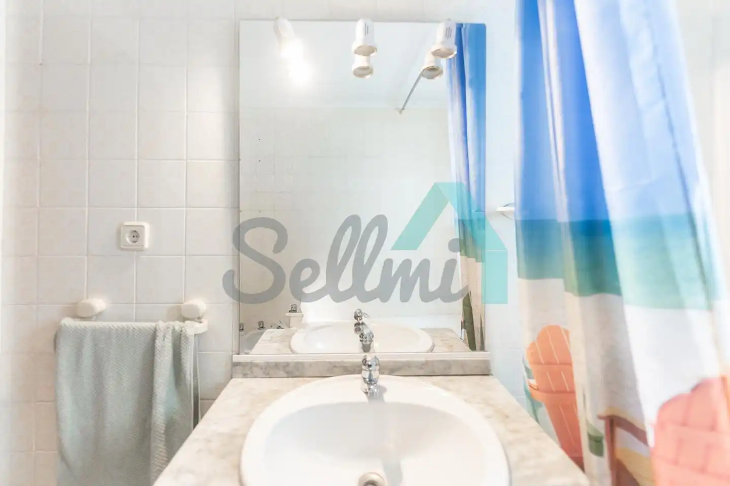 Badezimmer von Wohnung zur Miete in Oviedo  mit Heizung, Parkett und Terrasse