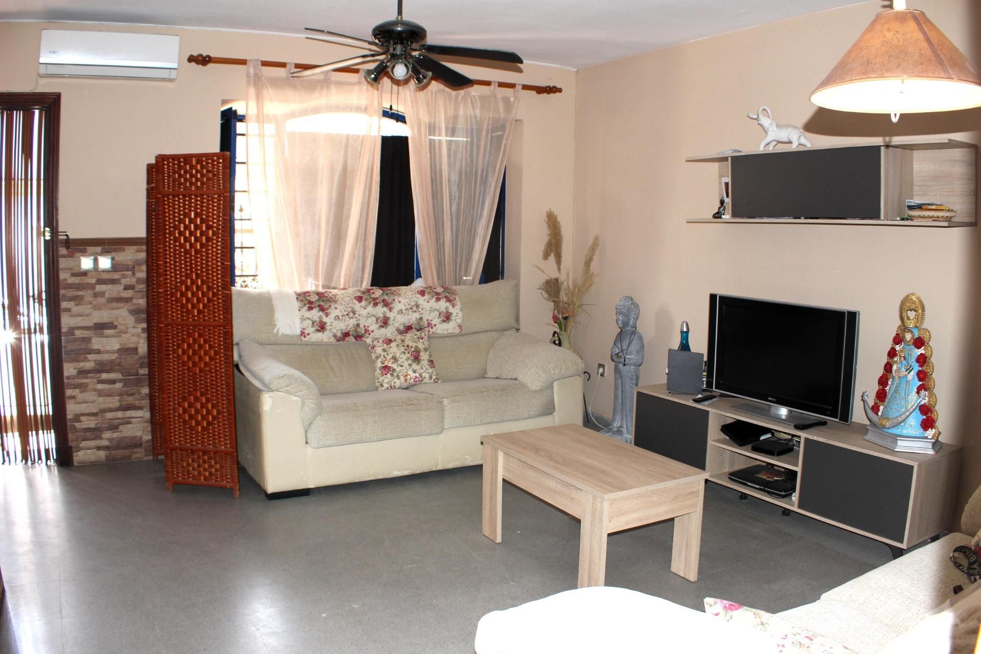 Living room of Single-family semi-detached for sale in Chiclana de la Frontera