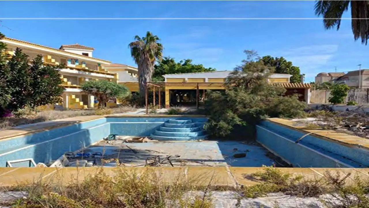 Schwimmbecken von Gebäude zum Verkauf in Roquetas de Mar