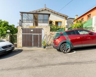 Exterior view of House or chalet for sale in Gijón   with Heating, Private garden and Parquet flooring