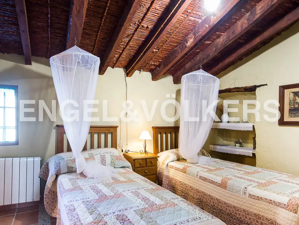 Habitación de Finca rústica en venta en Segorbe con Calefacción, Jardín privado y Trastero