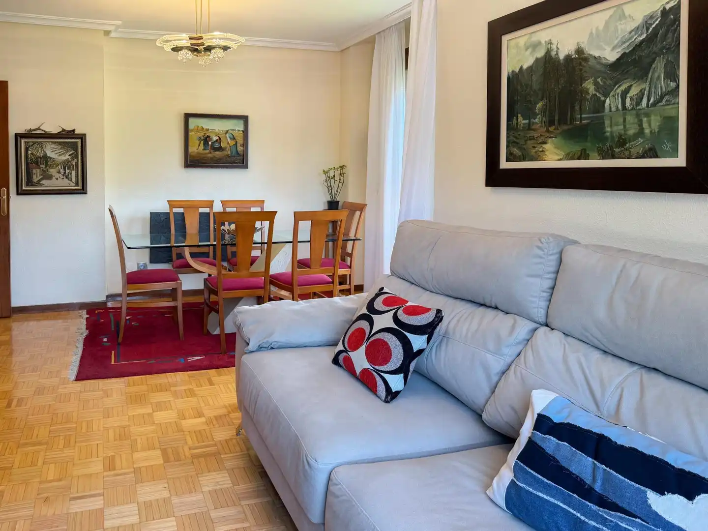 Sala de estar de Piso en venta en Mieres (Asturias) con Calefacción, Parquet y Amueblado