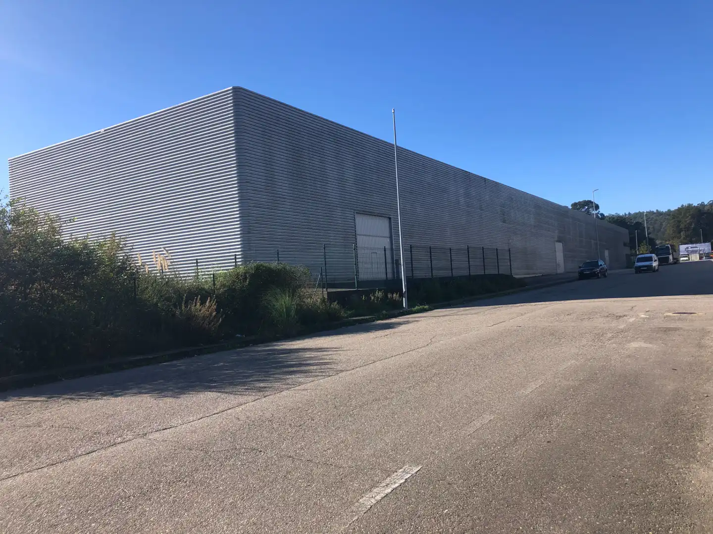 Vista exterior de Nave industrial en venta en Tui