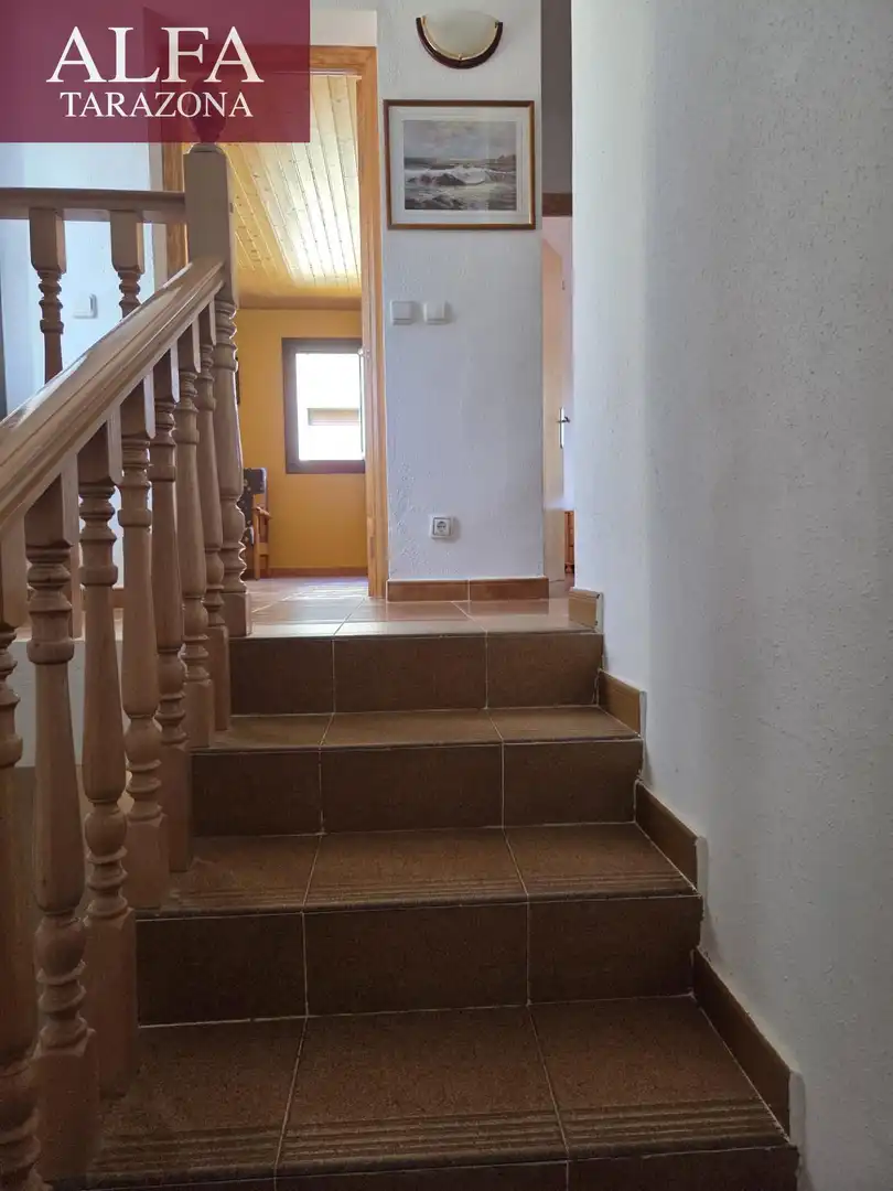 Einfamilien-Reihenhaus zum Verkauf in Añón de Moncayo mit Privatgarten, Terrasse und Gemeinschaftspool