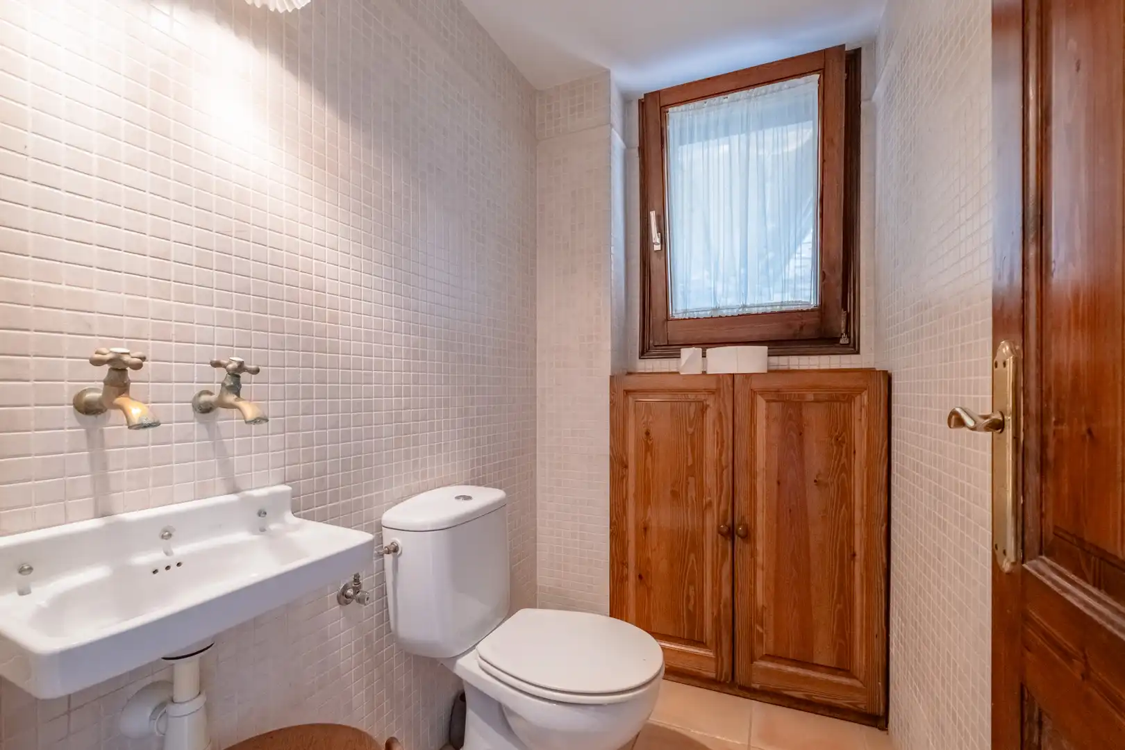 Badezimmer von Country house zum Verkauf in Pals