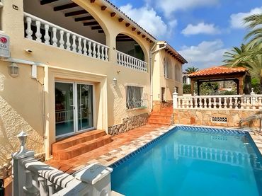 Chalet con balcón en venta en Maryvilla