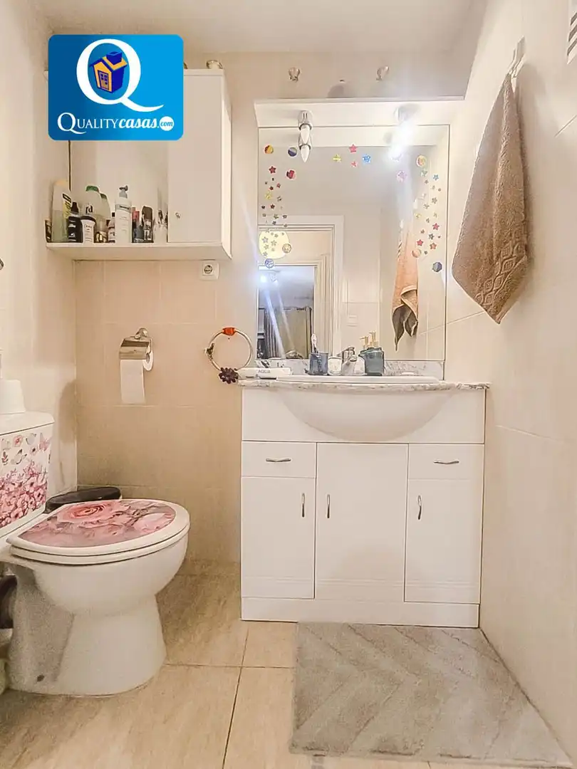 Baño de Apartamento en venta en Alicante / Alacant con Aire acondicionado, Calefacción y Balcón