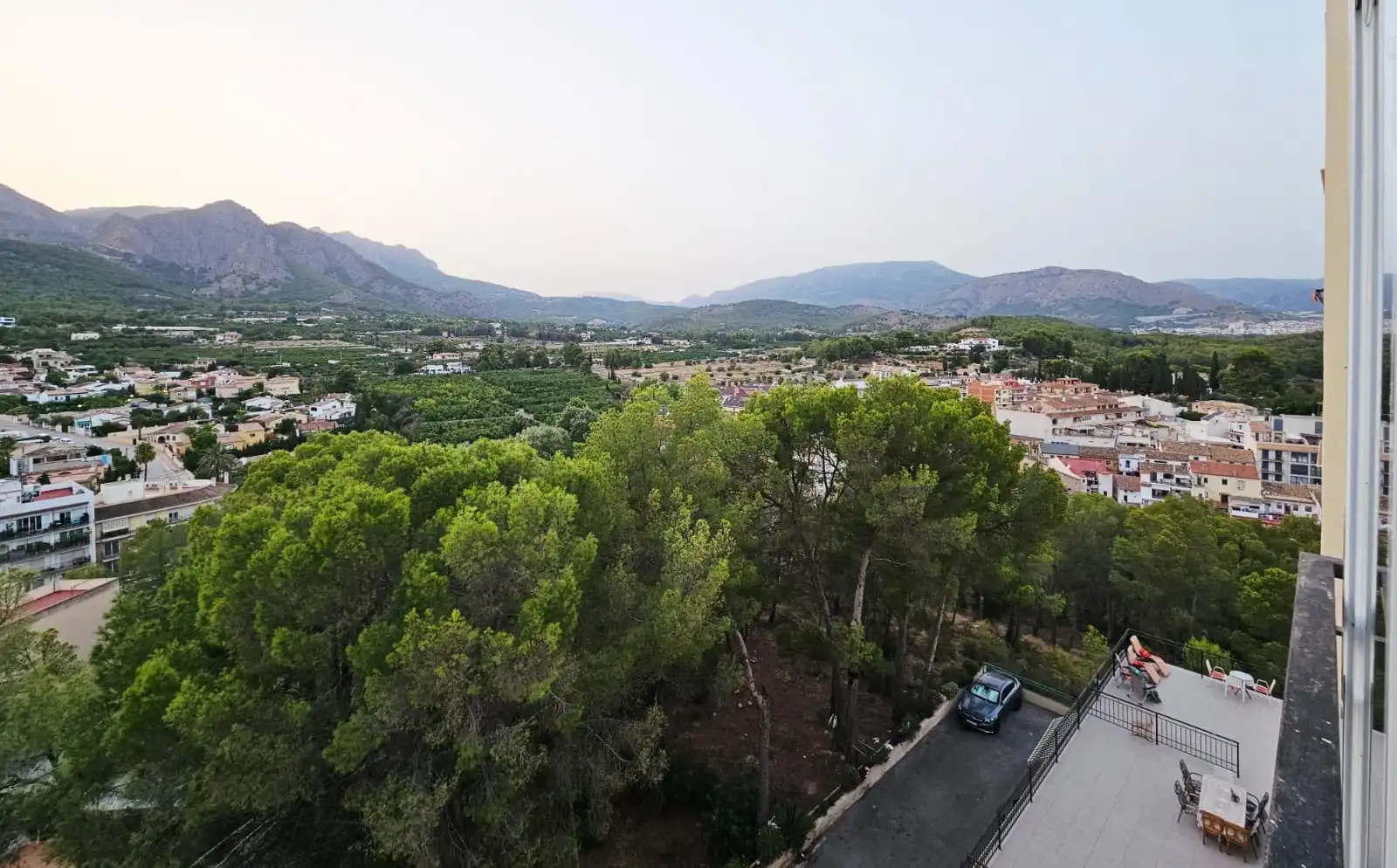 Vista exterior de Pis en venda en La Nucia amb Moblat i Piscina comunitària