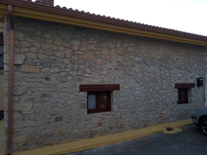 Exterior view of House or chalet for sale in Medina de Pomar  with Heating and Storage room