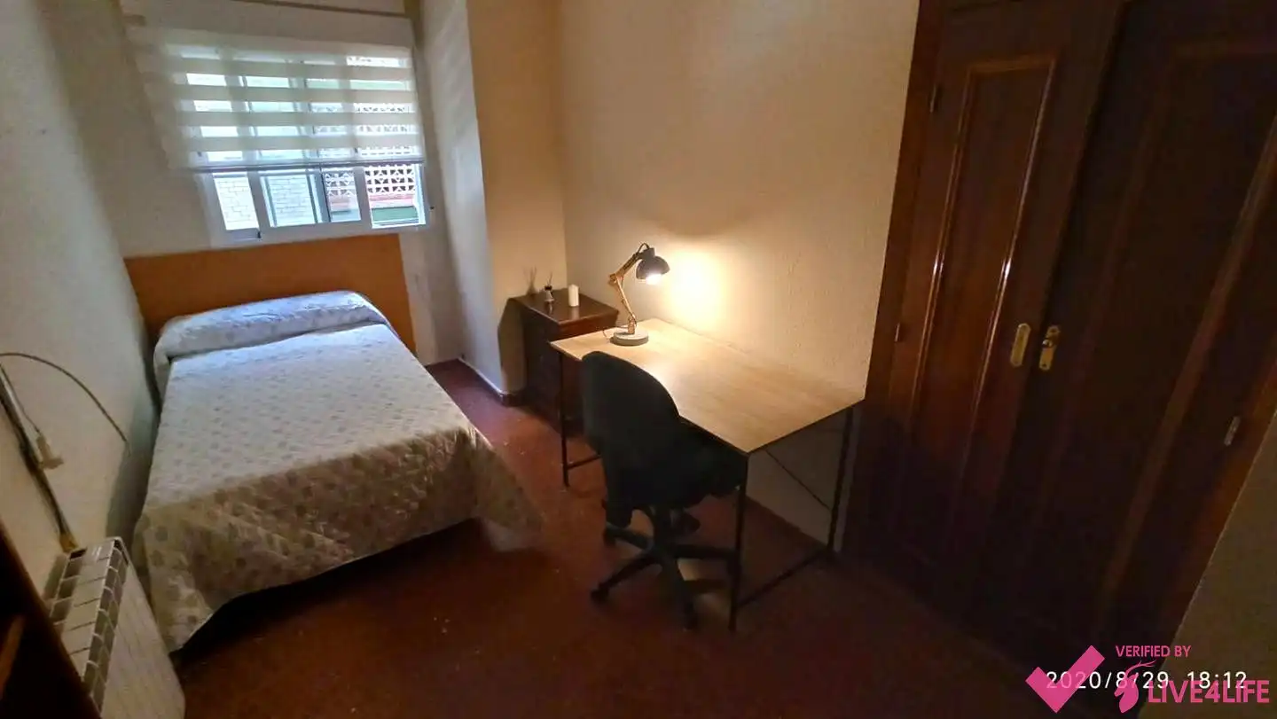 Habitación de Piso de alquiler en Granada con Aire acondicionado, Calefacción y Terraza