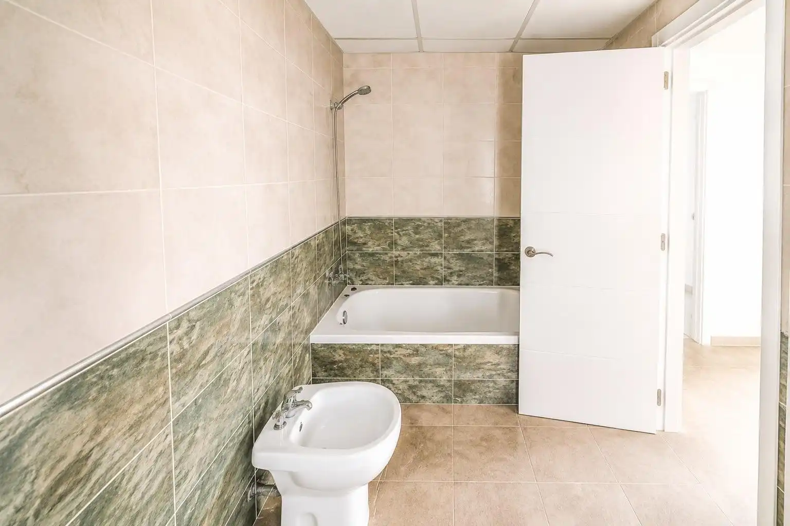 Bathroom of Flat for sale in Ceutí  with Private garden, Terrace and Storage room