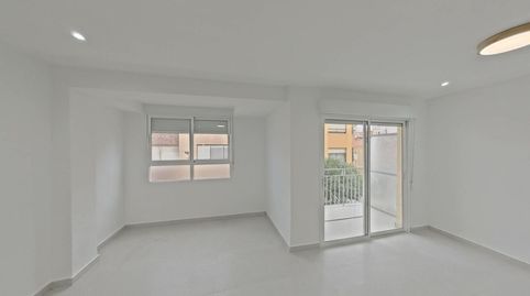 Foto 2 de Piso en venta en Calle Murillo, Fraternidad, Elda