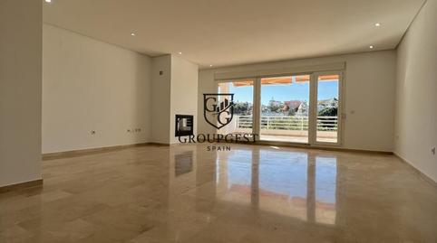Foto 2 de Piso en venta en Ronda del Golf Este, Nueva Torrequebrada, Benalmádena