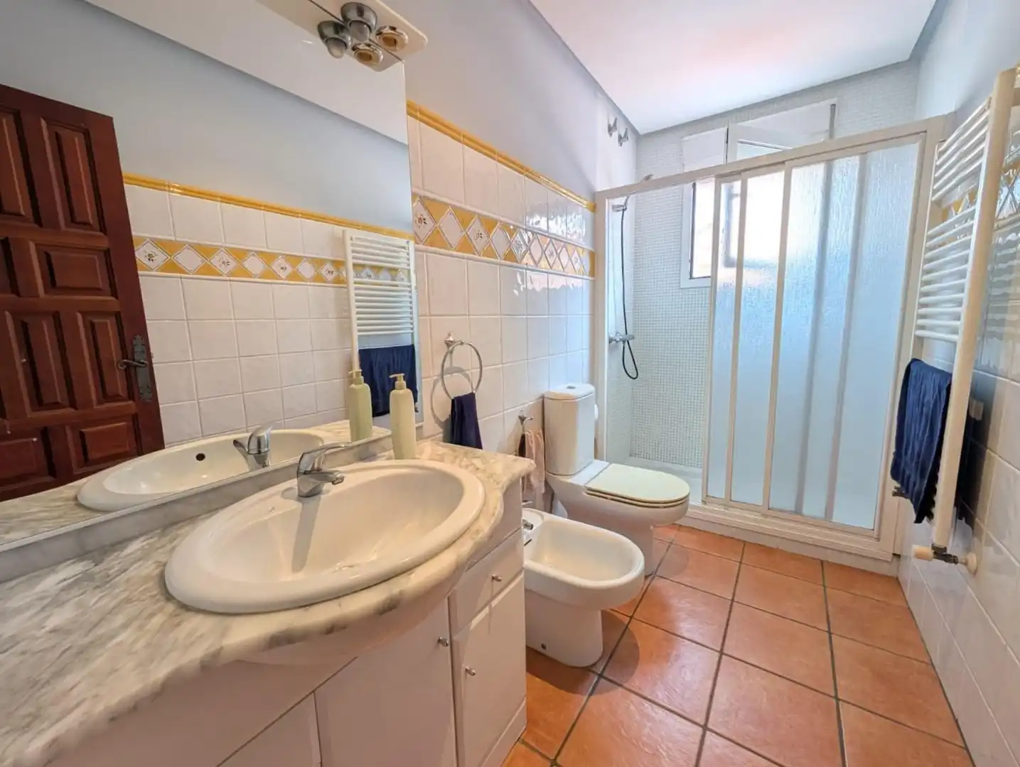 Badezimmer von Haus oder Chalet zum Verkauf in Gandia mit Heizung, Privatgarten und Terrasse