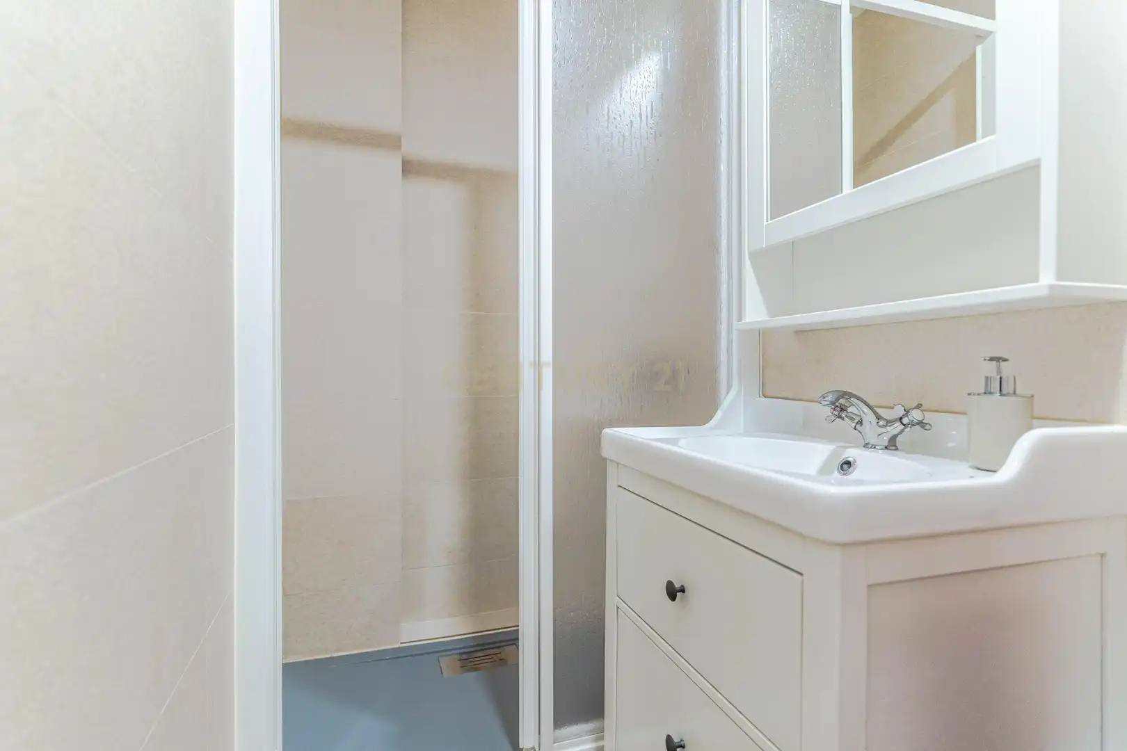 Baño de Casa o chalet en venta en Almuñécar con Aire acondicionado, Lavadora y Microondas