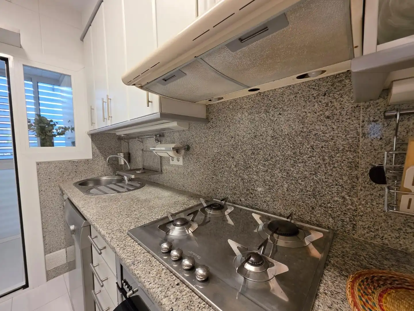 Cuina de Apartament en venda en Sitges amb Calefacció, Jardí privat i Terrassa