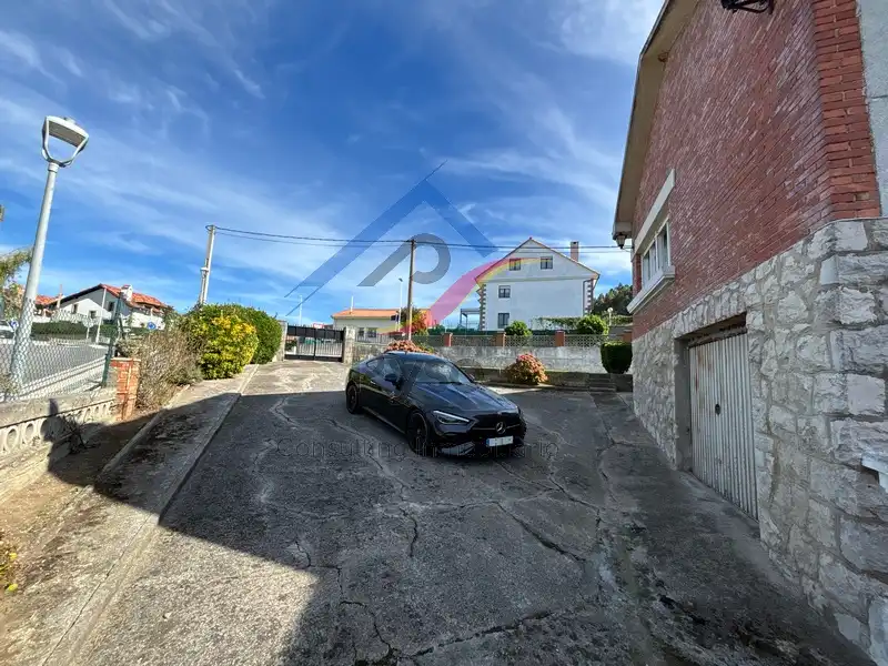 Aparcament de Casa o xalet en venda en Piélagos amb Calefacció, Jardí privat i Parquet