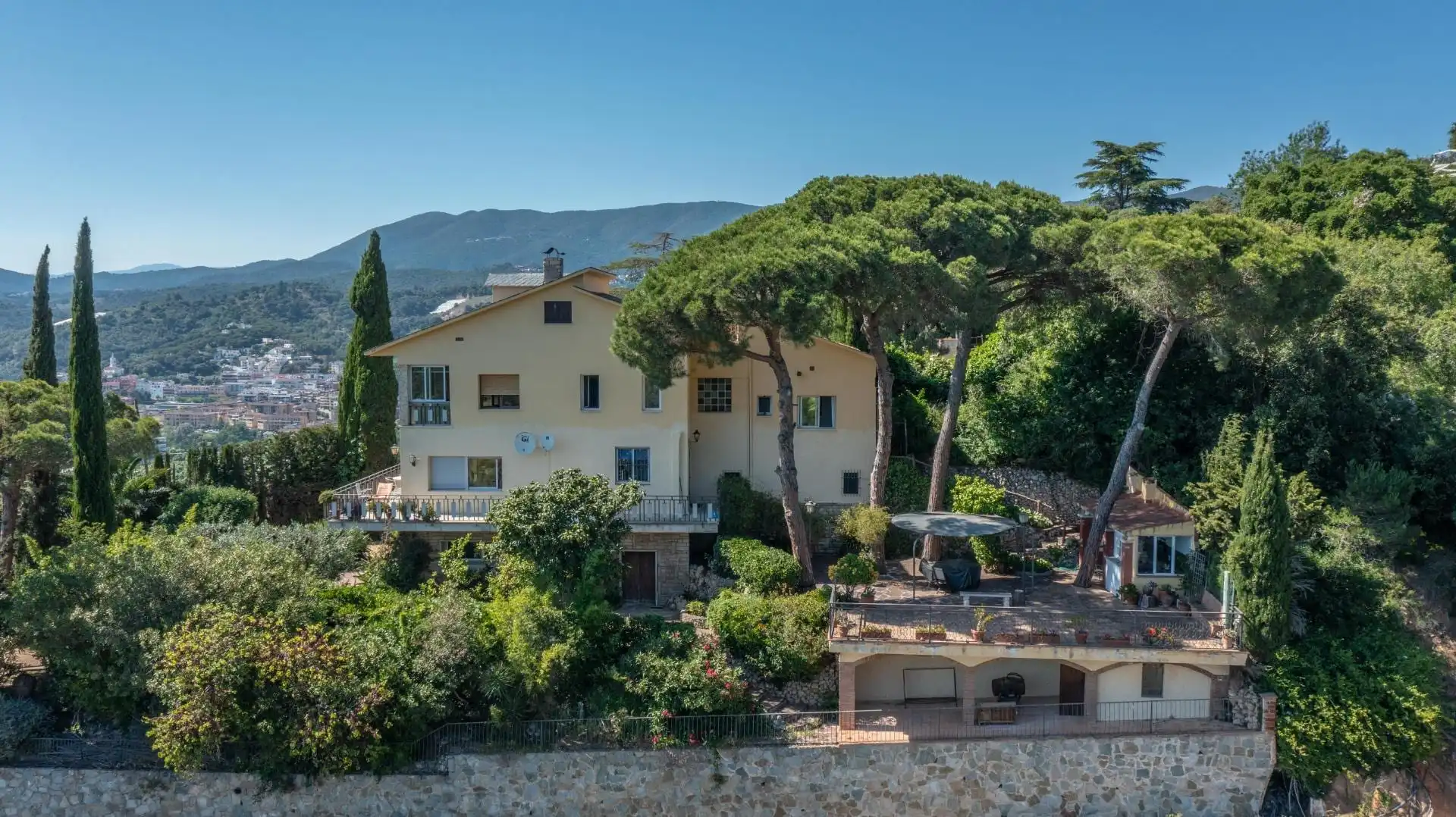 Casa amb piscina en venda a Sant Cebrià de Vallalta