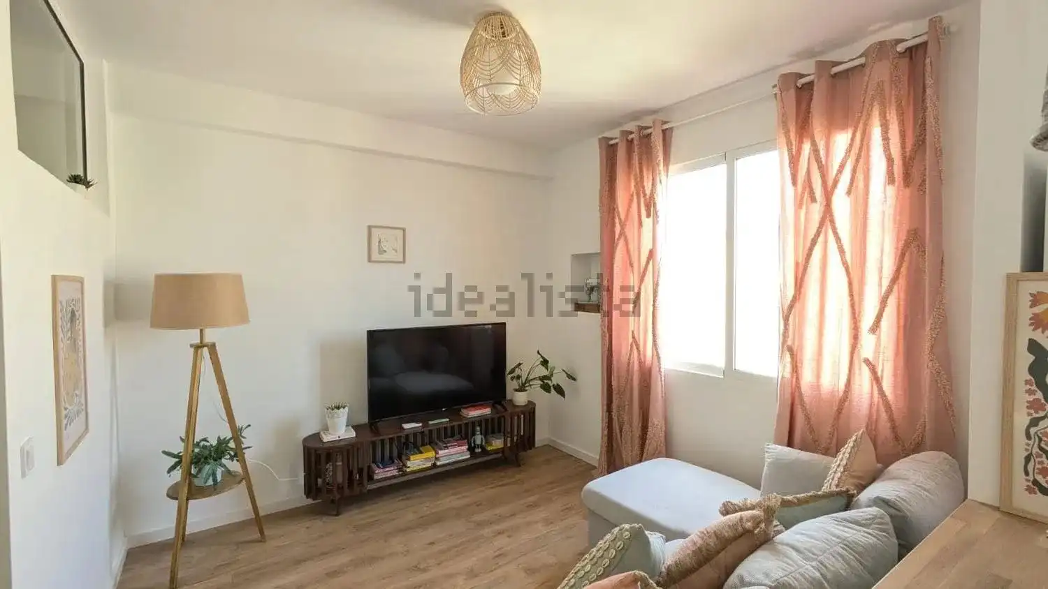Living room of Flat for rent in Valencia  with Air Conditioner, Heating and Furnished