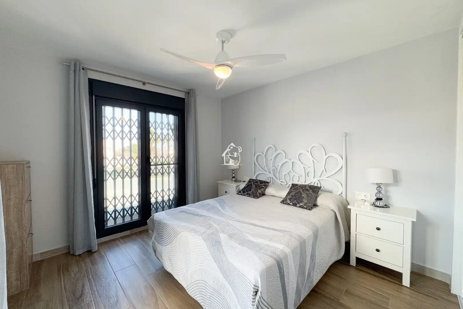 Habitación de Casa adosada de alquiler en Pilar de la Horadada con Aire acondicionado, Jardín privado y Terraza