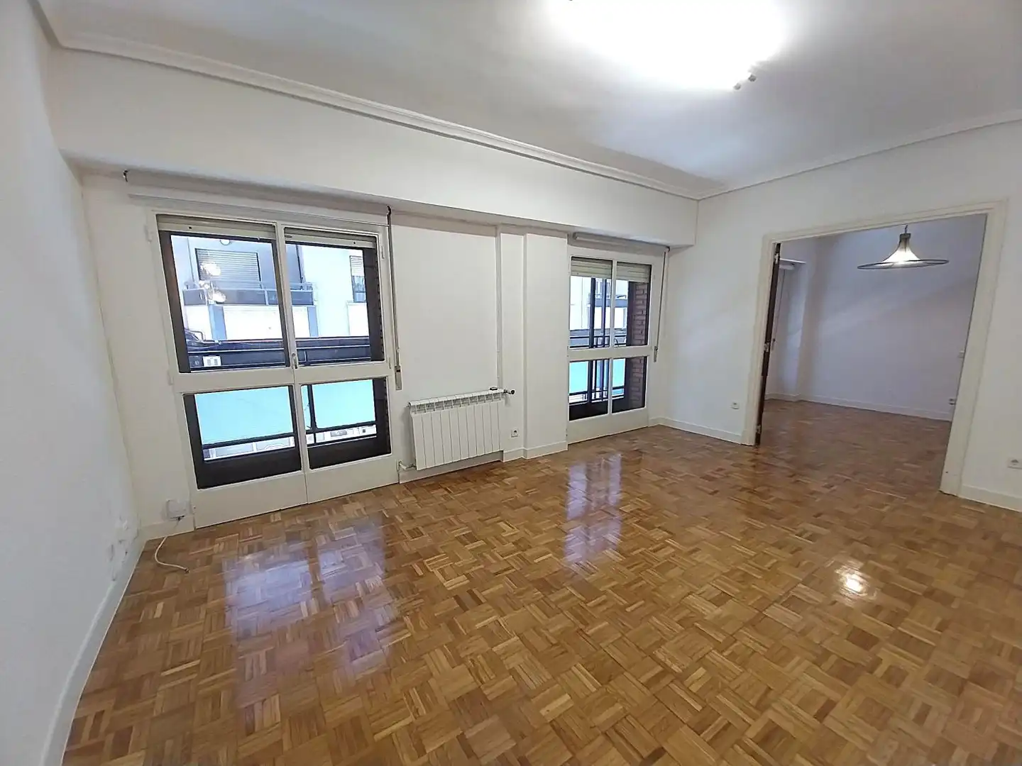 Sala d'estar de Pis en venda en Valladolid amb Calefacció, Parquet i Terrassa