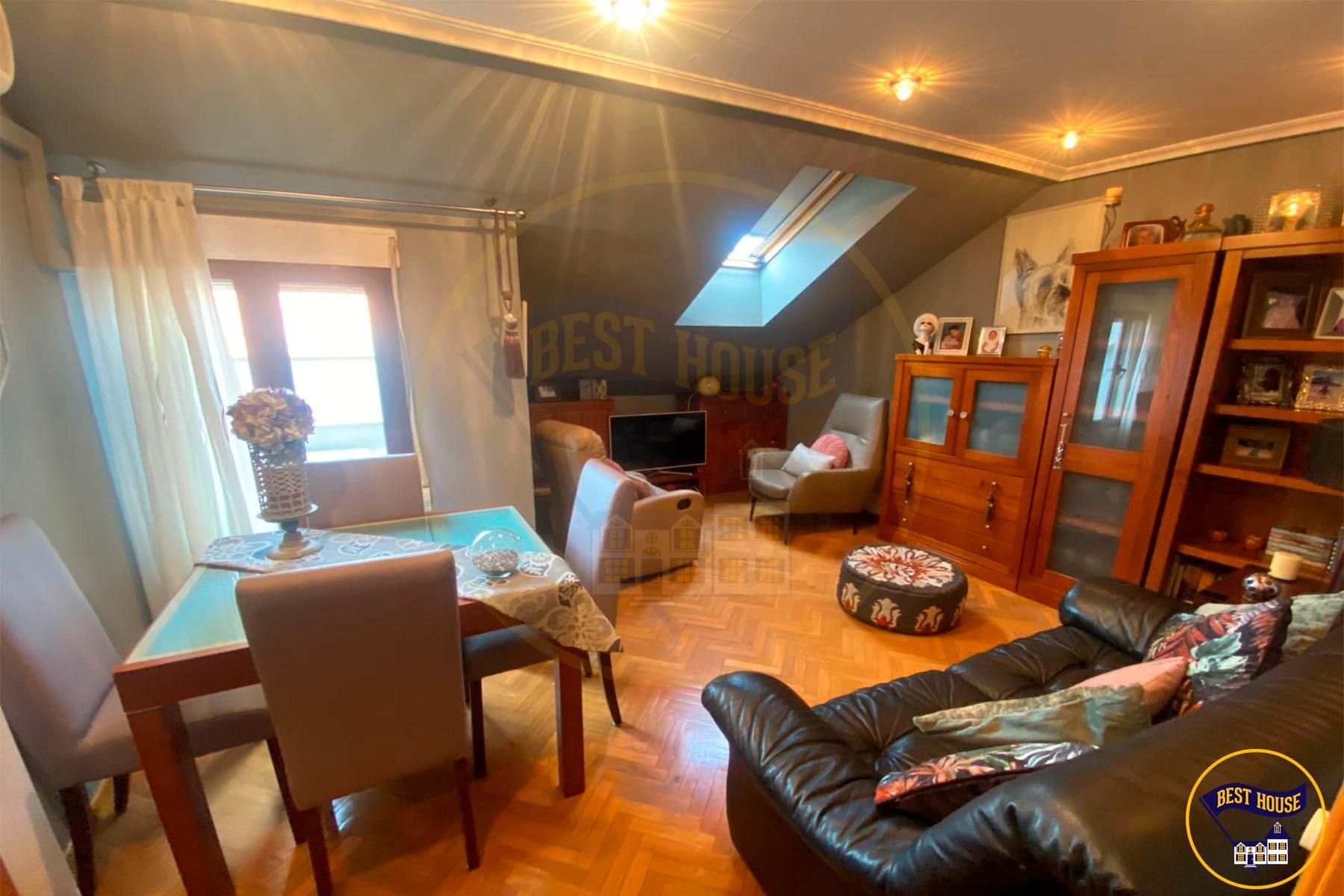 Sala de estar de Dúplex en venta en Cuenca Capital con Aire acondicionado, Calefacción y Parquet