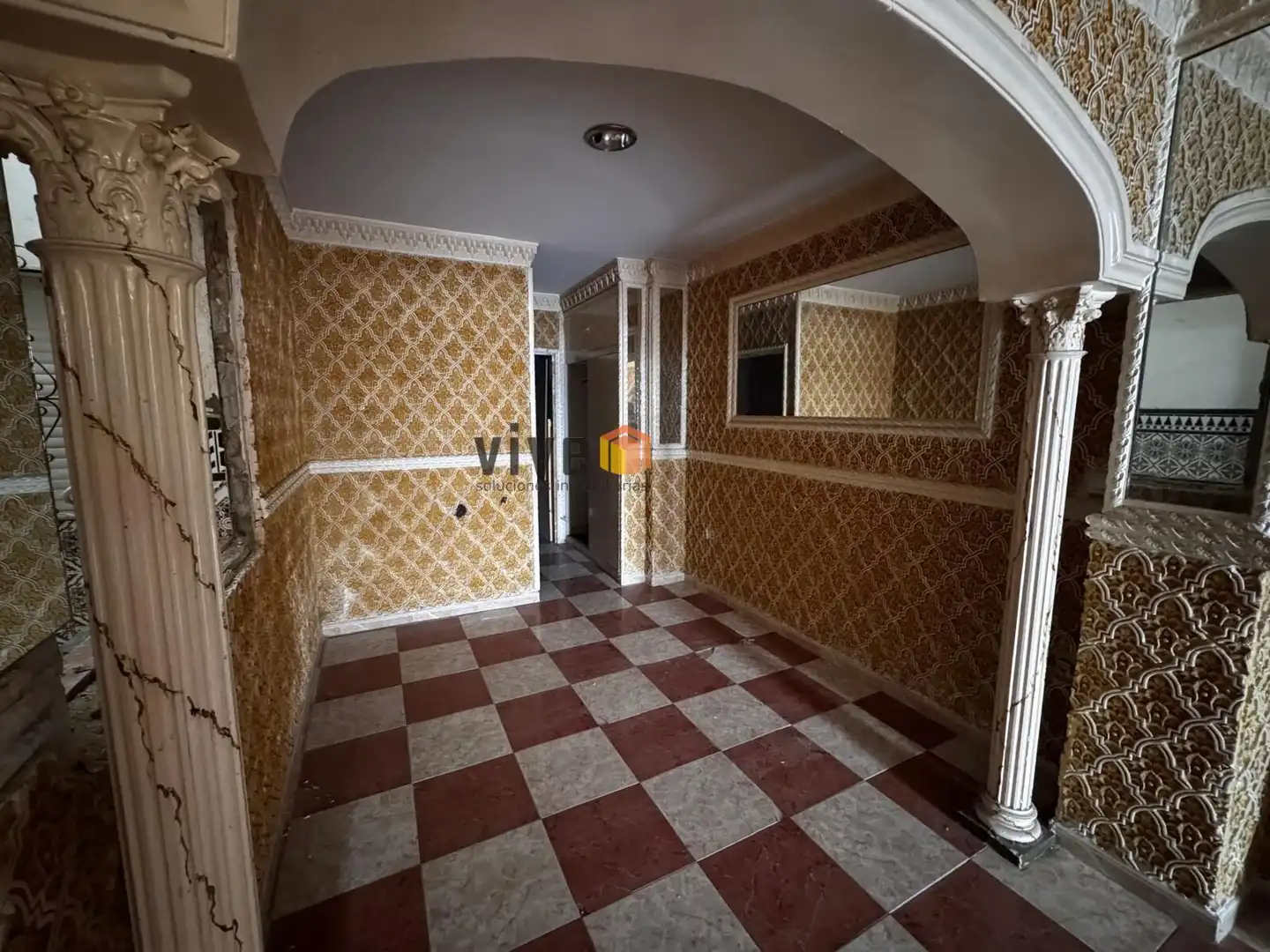 Flat for sale in Sevilla  with Private garden