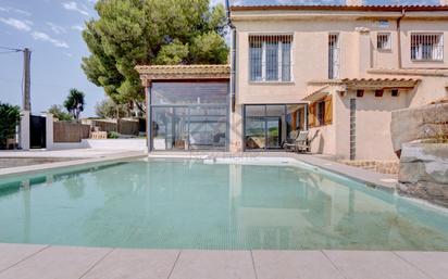 Piscina de Casa o xalet en venda en La Pobla de Vallbona amb Calefacció, Jardí privat i Terrassa