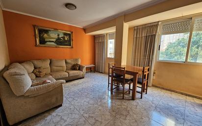 Living room of Flat for sale in Castellón de la Plana / Castelló de la Plana  with Air Conditioner, Heating and Furnished