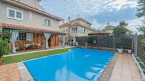 Swimming pool of Single-family semi-detached for sale in Arroyomolinos (Madrid)  with Air Conditioner, Heating and Private garden