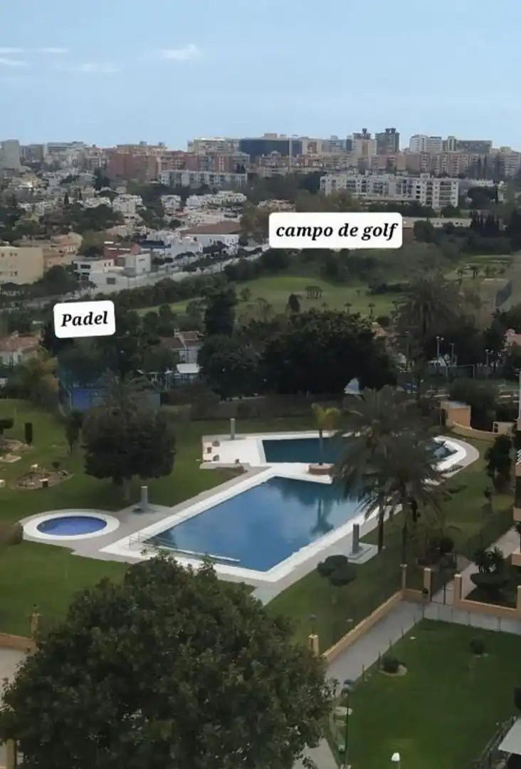 Piscina de Pis en venda en La Colina