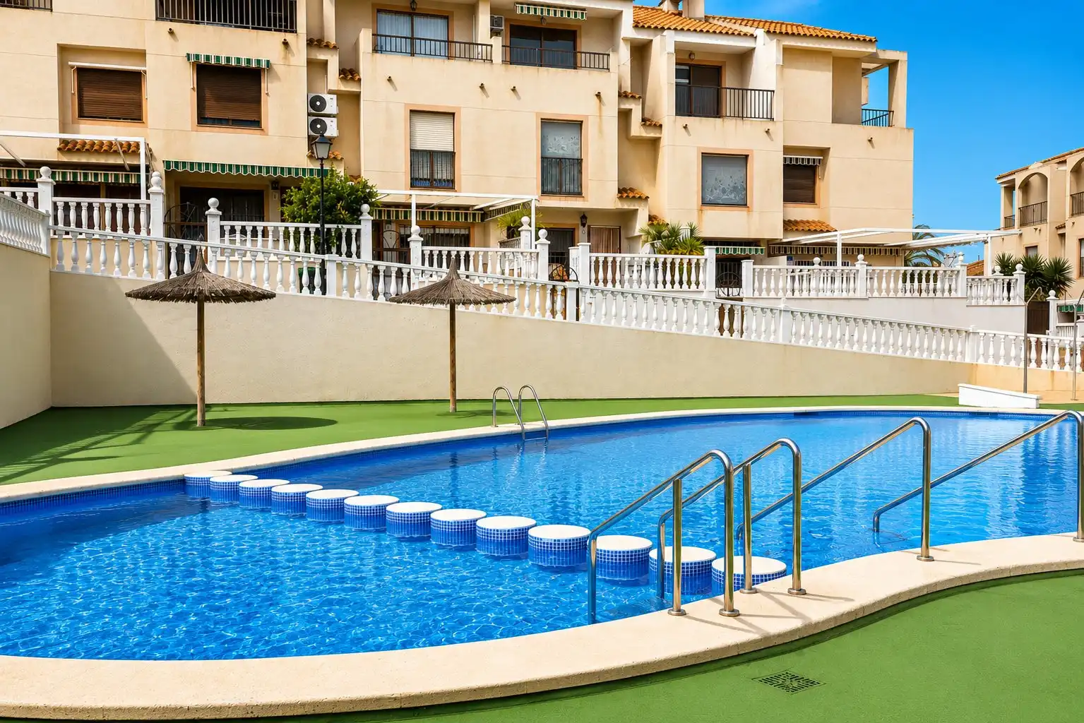 Schwimmbecken von Country house zum Verkauf in Guardamar del Segura