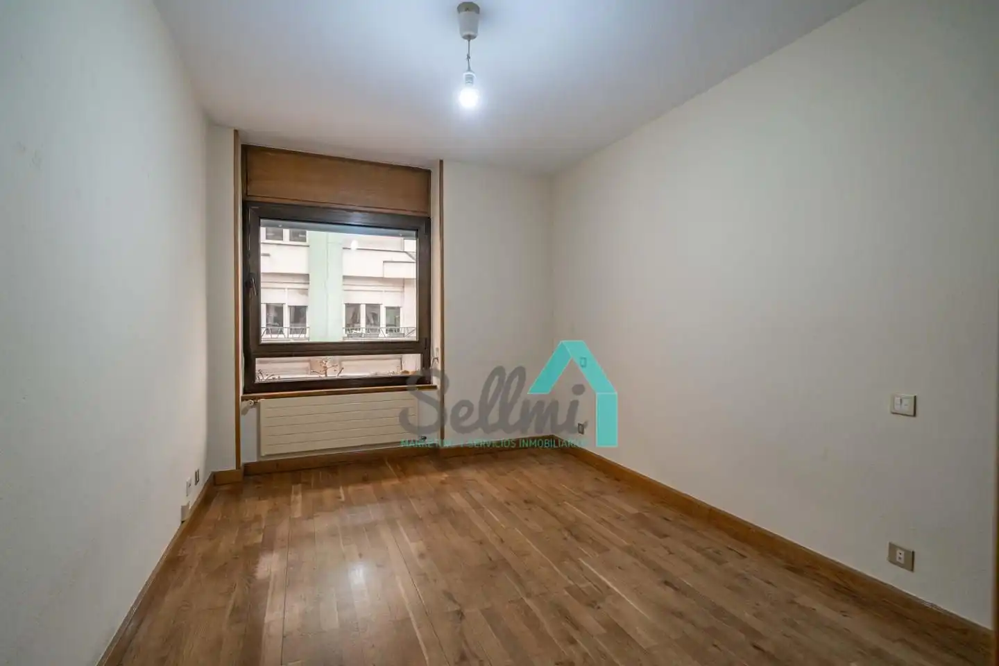Habitación de Piso en venta en Oviedo  con Calefacción, Parquet y Terraza